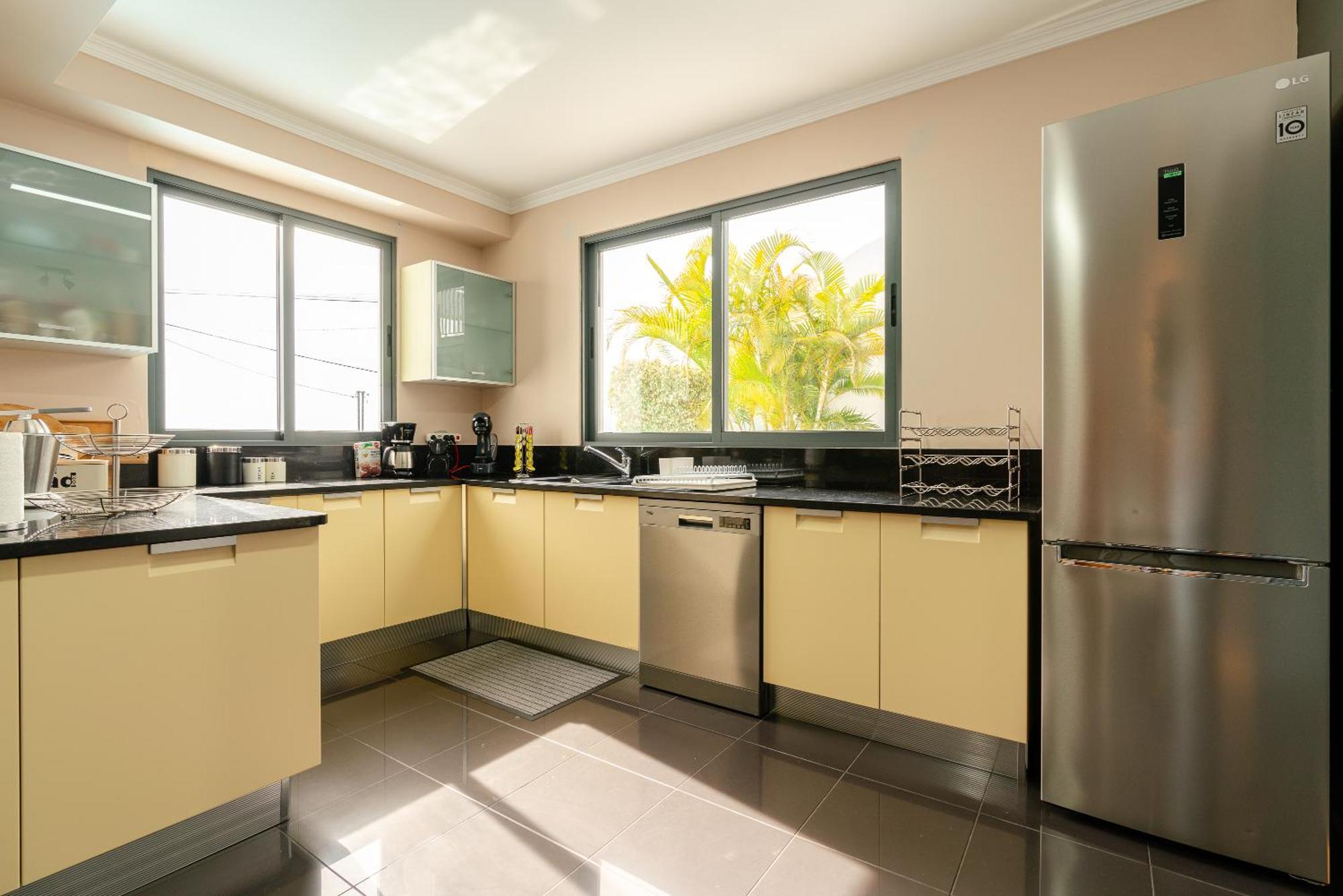 Villa Nunes, Big Holiday House With Private Pool Calheta  Buitenkant foto