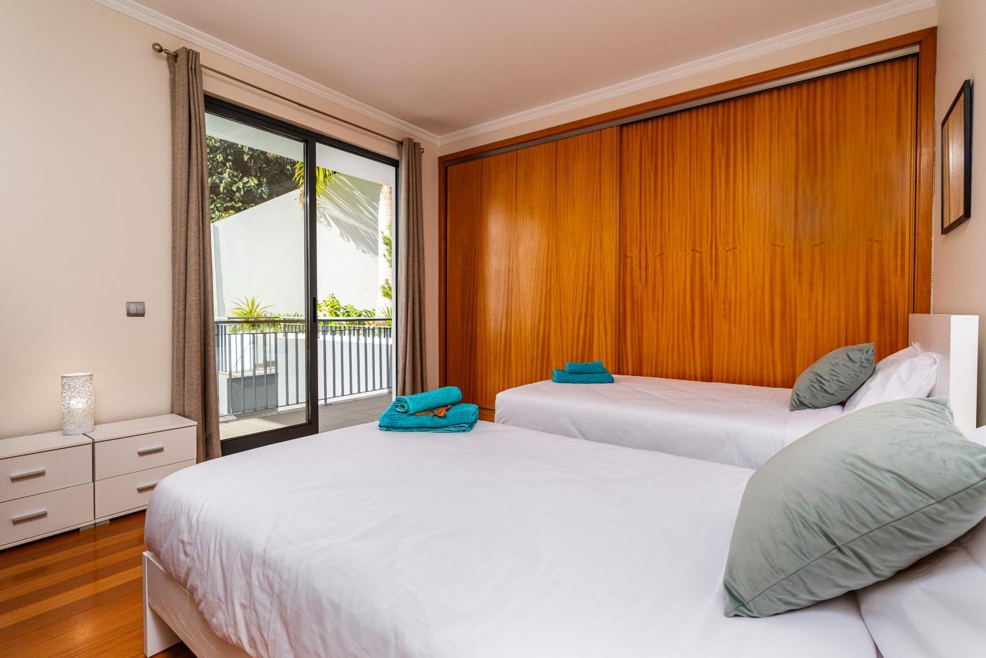 Villa Nunes, Big Holiday House With Private Pool Calheta  Buitenkant foto